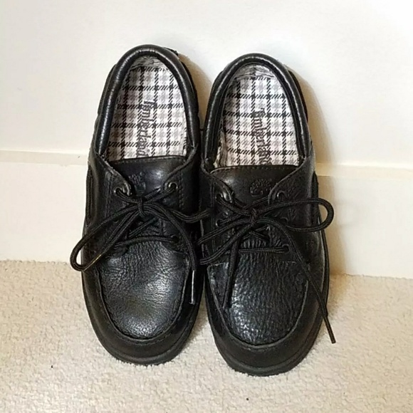 dress tennis shoes black